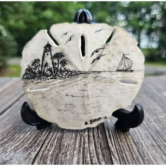 Vintage 1996 Hand Drawn / Painted / Decorated Sand Dollar. Stand Included - Picture 5 of 6